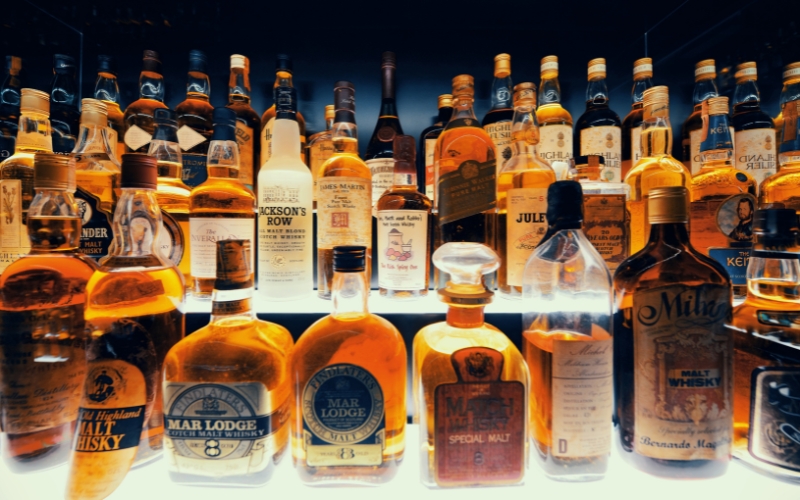 Whisky là gì? Tìm hiểu từ A đến Z về thức uống được yêu thích trên toàn thế giới!