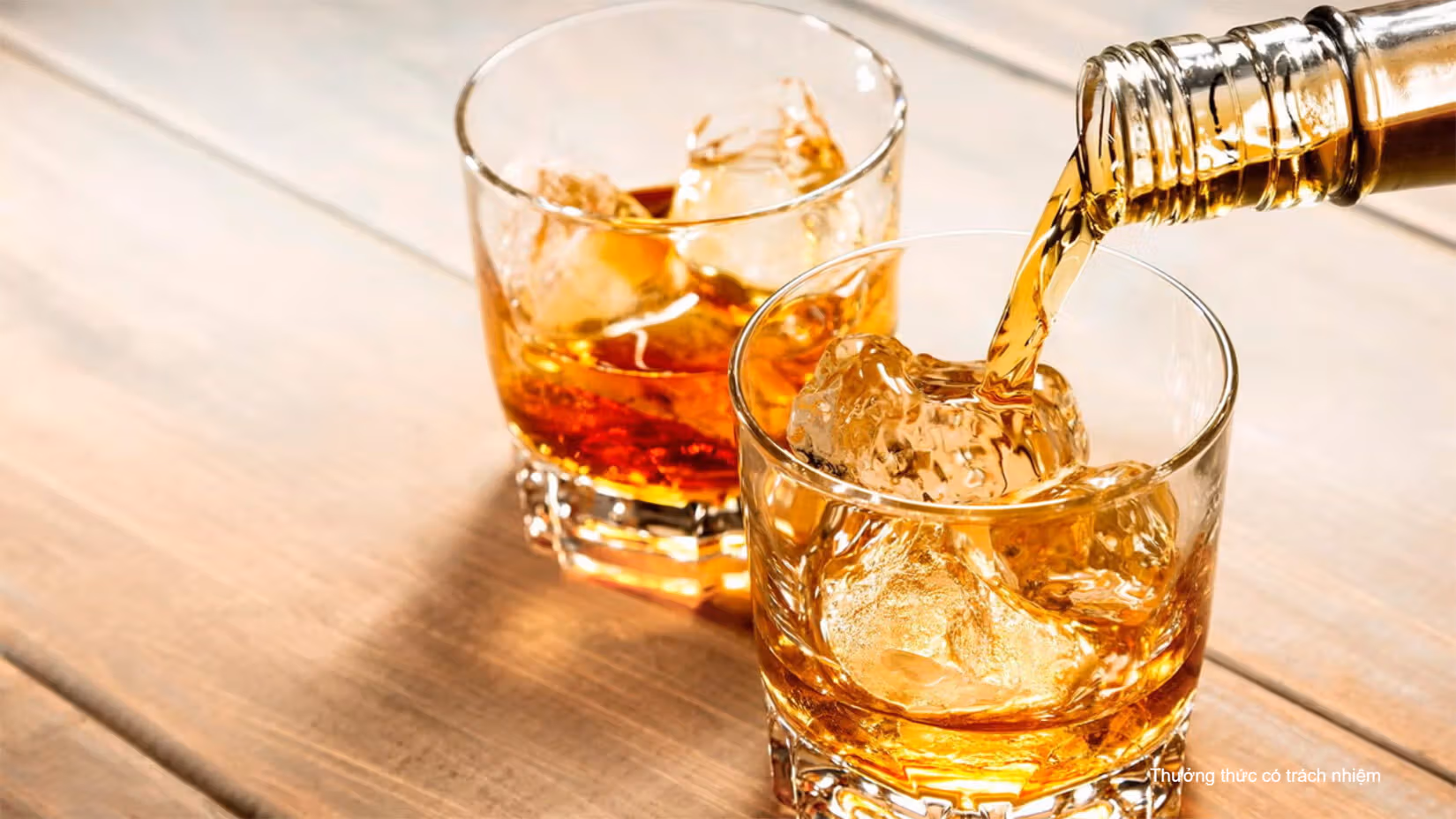 Cách thưởng thức whisky đúng chuẩn dành cho người mới