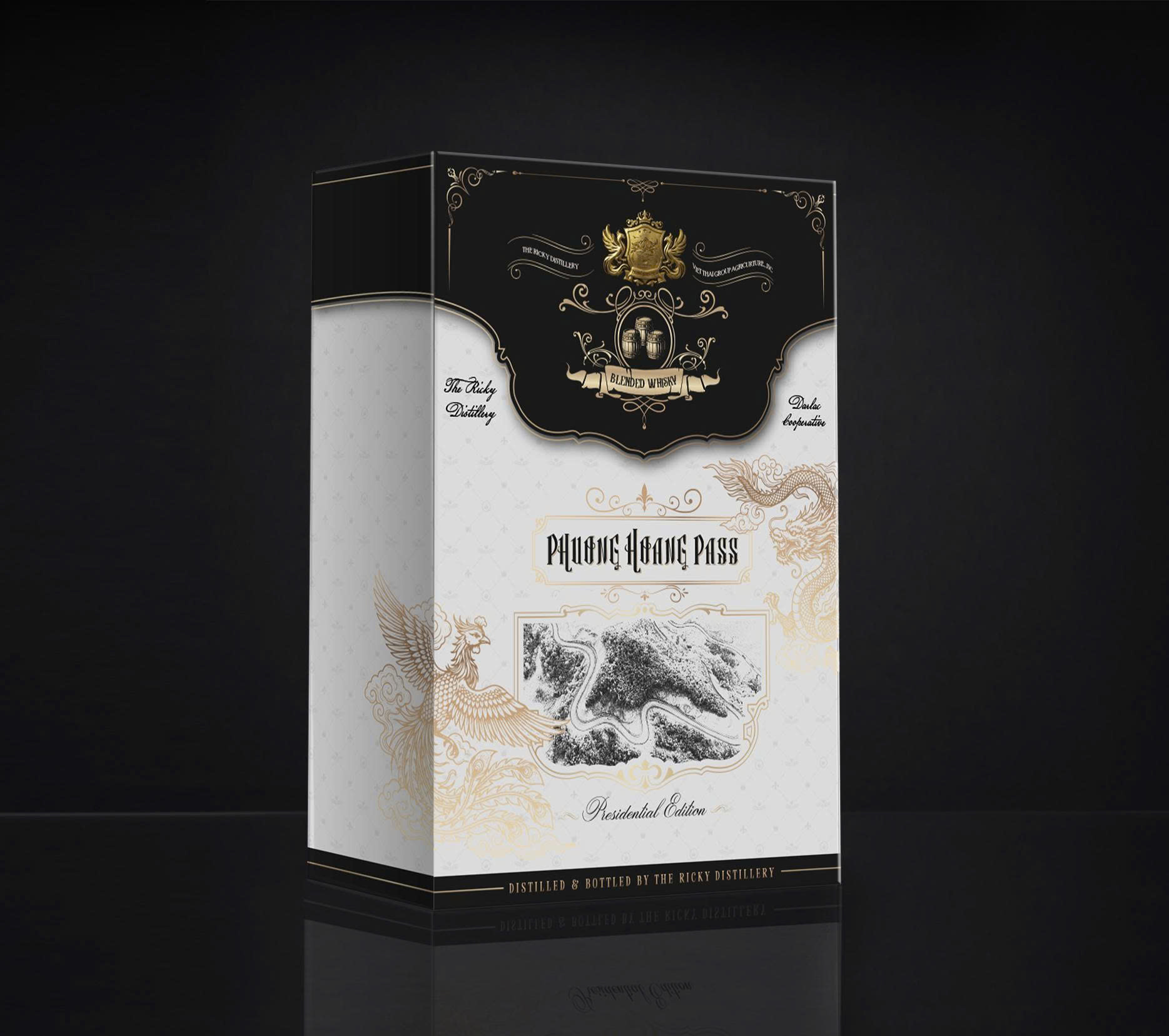 Chi tiết màu vàng kim và đen trong bao bì Phuong Hoang Pass