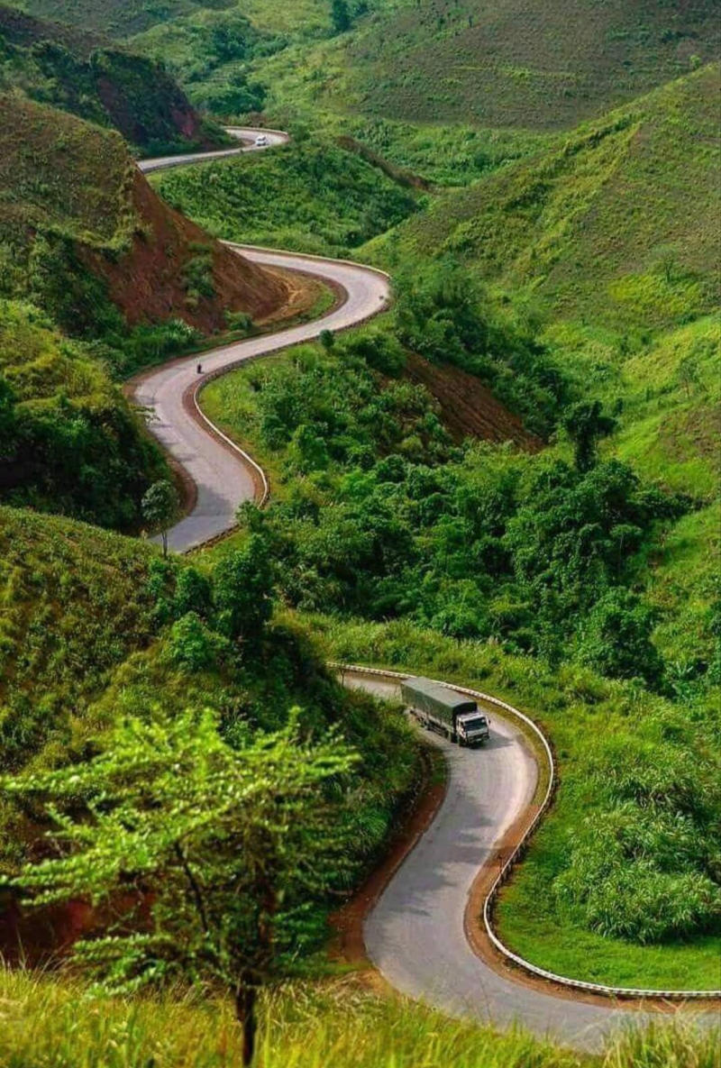 Cung đường Đèo Phượng Hoàng nhìn từ trên cao